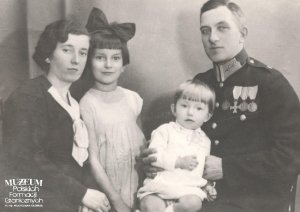 Zdjęcie pamiątkowe Leonarda Kuligowskiego z rodziną