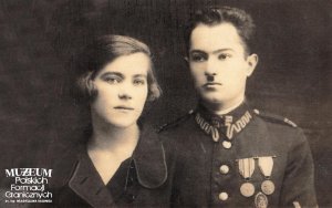 plut. Jan Witczak (podoficer 11 Batalionu Korpusu Ochrony Pogranicza w Ostrogu) z żoną Marią