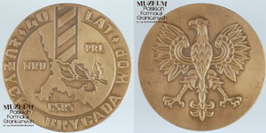 1. Nazwa własna: medal okolicznościowy 
2. Charakterystyka przedmiotu: Brązowy medal o średnicy 6 cm.  Awers – w centrum słup graniczny i gałązka wawrzynu na tle zarysu łużyckiego odcinka granicy państwowej, napis „PRL”, „NRD”, „ CSRS”; wokół napis: „40 Lat – Łużycka Brygada WOP”. Rewers – orzeł bez korony
3. Czas powstania: 1988 r.
4. Hasła przedmiotowe: Wojska Ochrony Pogranicza, przedmioty pamiątkowe
5. Miejsce przechowywania/ właściciel: Sala Tradycji Ośrodka Szkoleń Specjalistycznych SG w Lubaniu