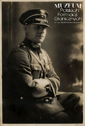 1. Tytuł: aspirant  Hess
2. Opis obrazu: aspirant Straży Granicznej  
3. Data wydarzenia: 1931 r. 
4. Osoby widoczne: aspirant Hess
5. Hasła przedmiotowe: Straż Graniczna, kadra
6. Opis techniczny: oryginał, czarnobiałe
7. Autor: Zakład Fotograficzny „Sztuka” Jarosław
8. Miejsce przechowywania/właściciel: Waldemar Bocheński