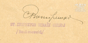 1. Tytuł tematu: Czesław Romiszewski
2. Opis obrazu: własnoręczny podpis Czesława Romiszewskiego na jednym z dokumentów Straży Celnej
3. Data wydarzenia: lata 20. XX w.
4. Osoby widoczne: brak danych
5. Hasła przedmiotowe: Straż Celna, kadra
6. Opis techniczny: oryginał, czarnobiałe
7. Autor: brak danych
8. Miejsce przechowywania/właściciel: Archiwum Straży Granicznej w Szczecinie